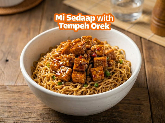 bowl of misedaap topped with orek tempeh